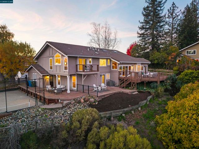 392 Paraiso Dr, Danville, CA 94526