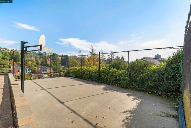 392 Paraiso Dr, Danville, CA 94526