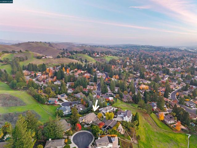 392 Paraiso Dr, Danville, CA 94526