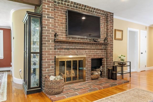 143 Page Brook Rd, Carlisle, MA 01741