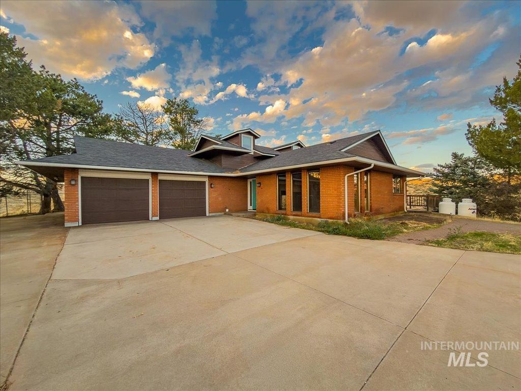 5735 N Willow Creek Rd, Eagle, ID 83616 photo 2