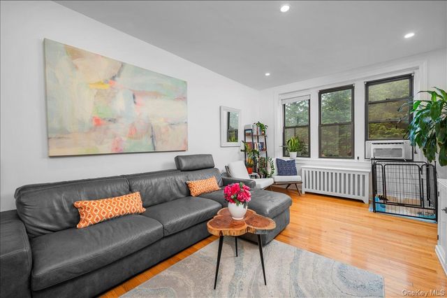 11 Alden Road 2N, Larchmont, NY 10538