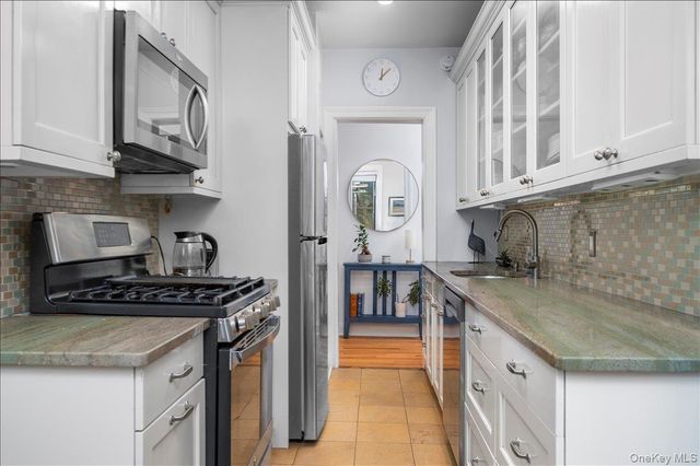 11 Alden Road 2N, Larchmont, NY 10538