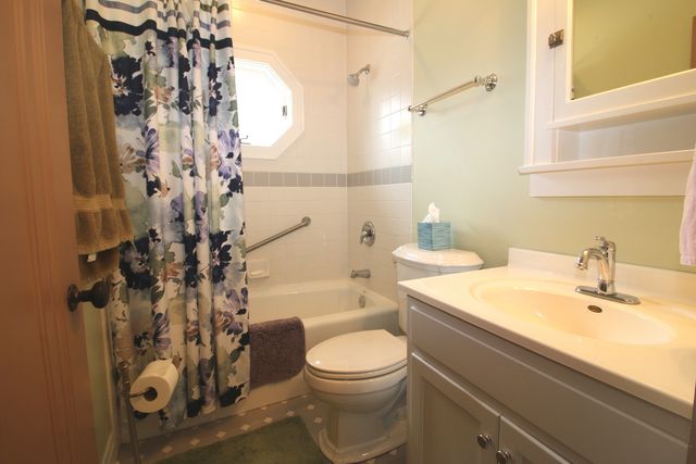 621 E GRAND LAKE Boulevard, West Chicago, IL 60185