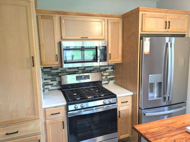 621 E GRAND LAKE Boulevard, West Chicago, IL 60185