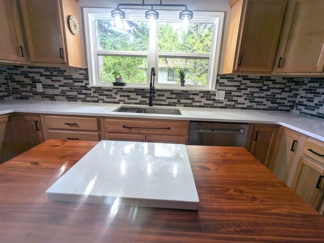 621 E GRAND LAKE Boulevard, West Chicago, IL 60185