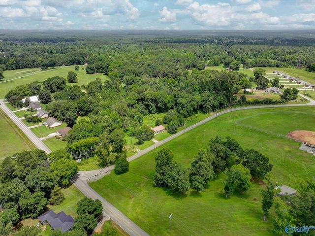 55 Blessing Road, Boaz, AL 35957