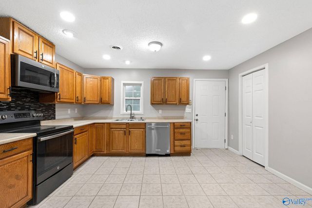 55 Blessing Road, Boaz, AL 35957