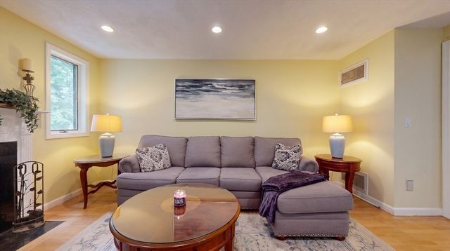 30 Brassie Way 30, North Reading, MA 01864