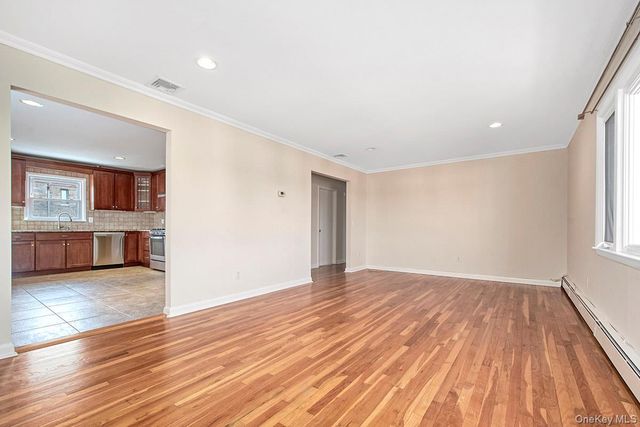 222 Gainsborg Avenue E, West Harrison, NY 10604