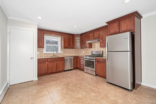 222 Gainsborg Avenue E, West Harrison, NY 10604