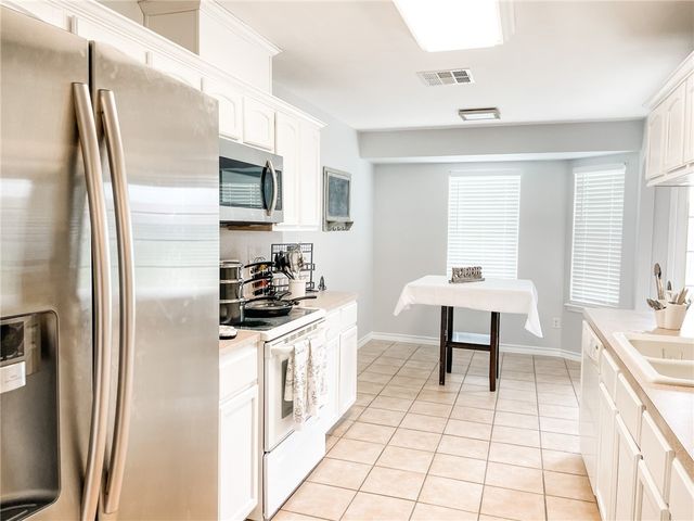13901 Lighthouse Dr, Corpus Christi, TX 78418