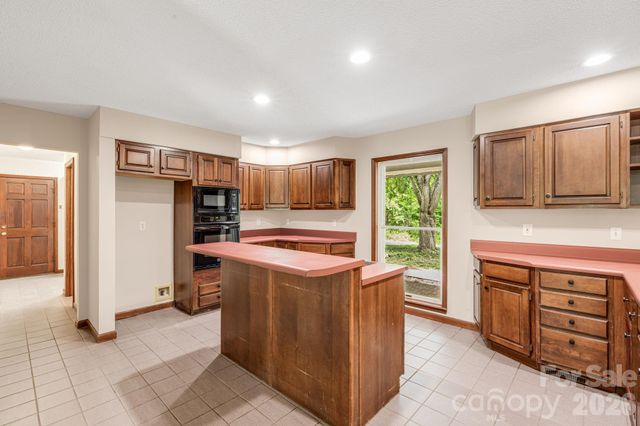 35 Byrd Road, Candler, NC 28715