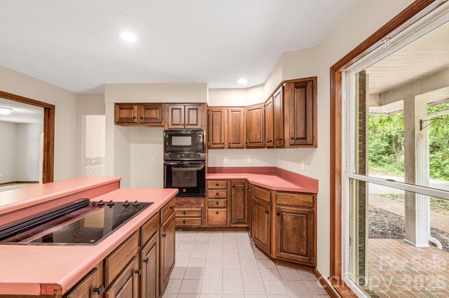 35 Byrd Road, Candler, NC 28715