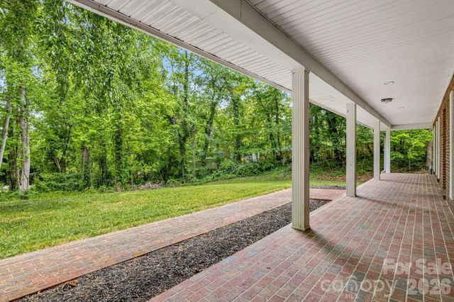 35 Byrd Road, Candler, NC 28715