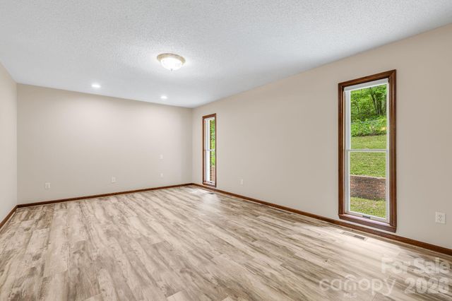 35 Byrd Road, Candler, NC 28715