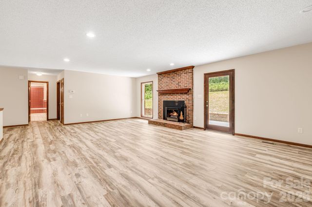 35 Byrd Road, Candler, NC 28715