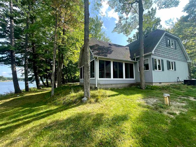 3252 Pinehurst Drive, Gladwin, MI 48624
