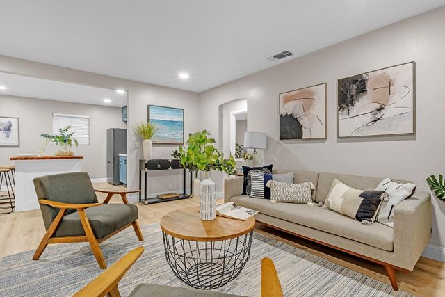 2528 Dale Ave, Sacramento, CA 95815