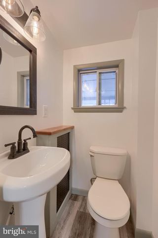 21 E RICHLAND AVE, Myerstown, PA 17067