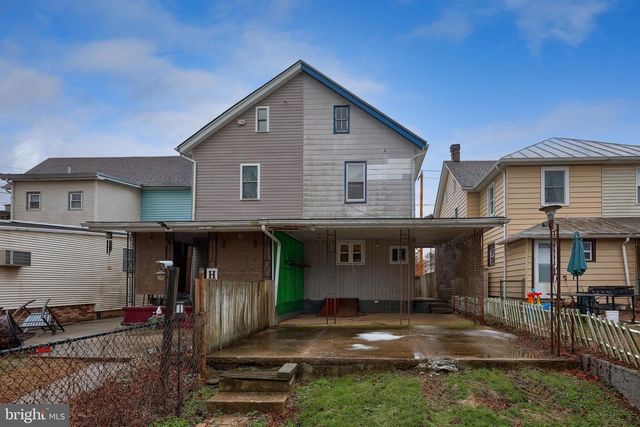 21 E RICHLAND AVE, Myerstown, PA 17067