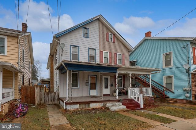 21 E RICHLAND AVE, Myerstown, PA 17067