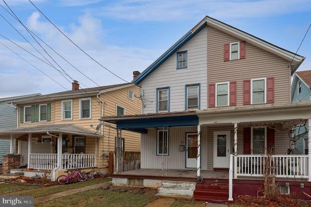 21 E RICHLAND AVE, Myerstown, PA 17067