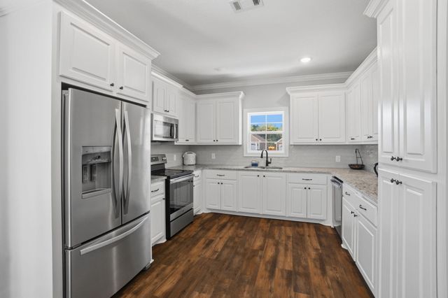 60 N Barnes Field Dr., Hattiesburg, MS 39402