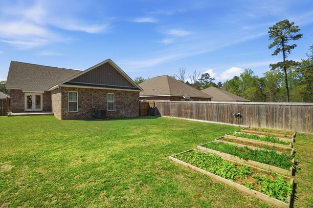 60 N Barnes Field Dr., Hattiesburg, MS 39402