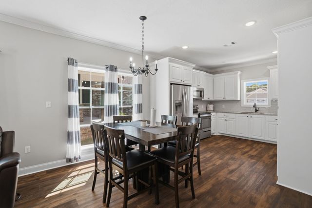 60 N Barnes Field Dr., Hattiesburg, MS 39402