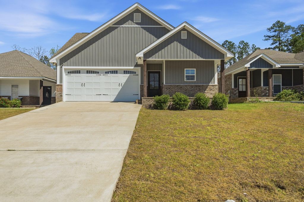 60 N Barnes Field Dr., Hattiesburg, MS 39402