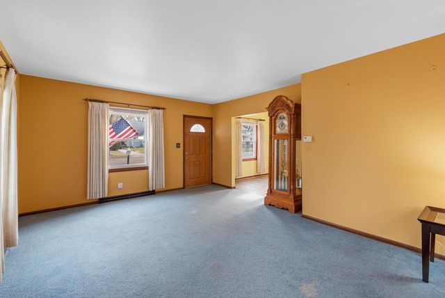 724 Mac Arthur Drive, Beaver Dam, WI 53916