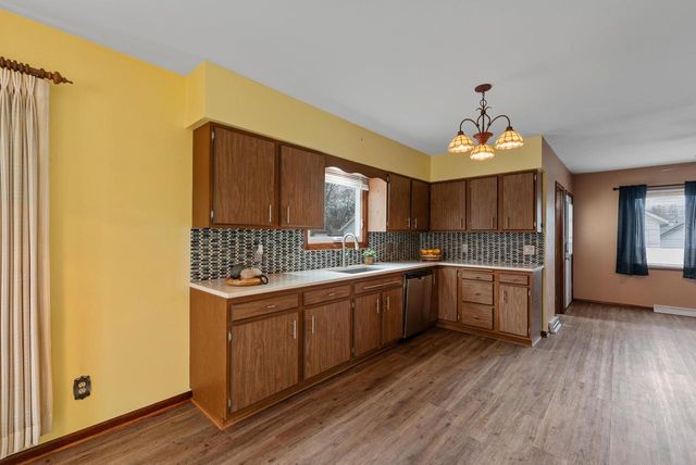 724 Mac Arthur Drive, Beaver Dam, WI 53916