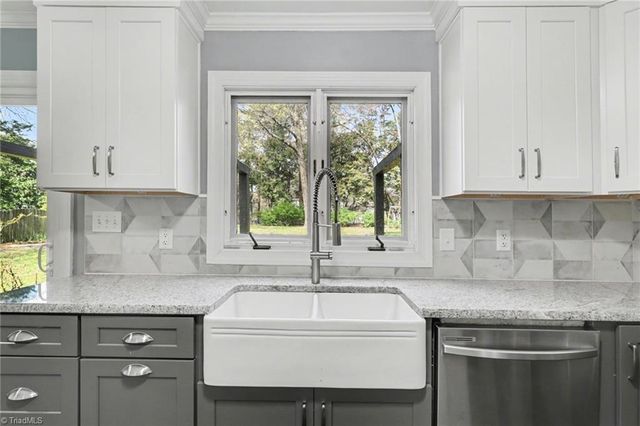 4103 Oak Hollow Drive, High Point, NC 27265