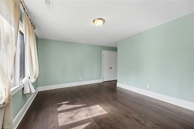 4103 Oak Hollow Drive, High Point, NC 27265