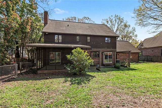 4103 Oak Hollow Drive, High Point, NC 27265