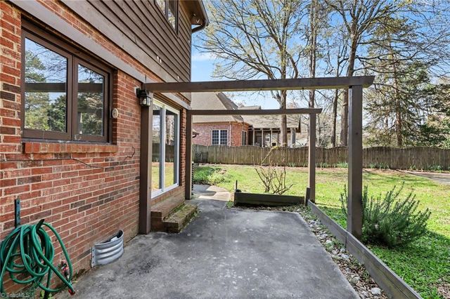 4103 Oak Hollow Drive, High Point, NC 27265