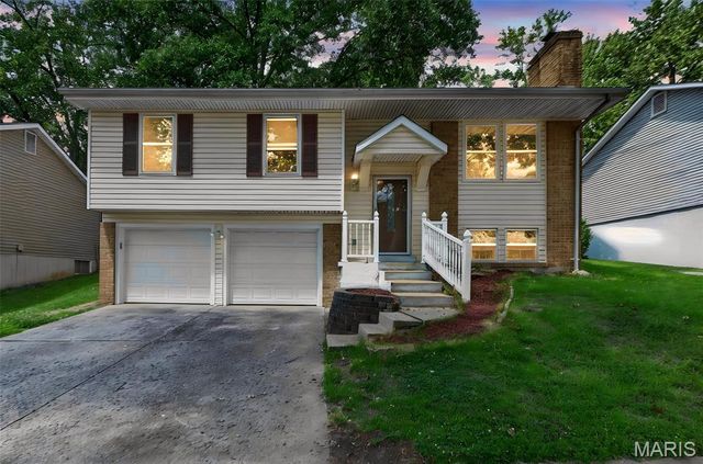 2311 Country Village Court, Maryland Heights, MO 63043