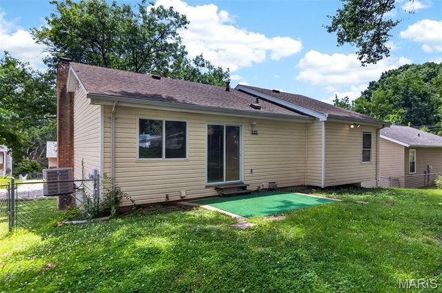 2311 Country Village Court, Maryland Heights, MO 63043