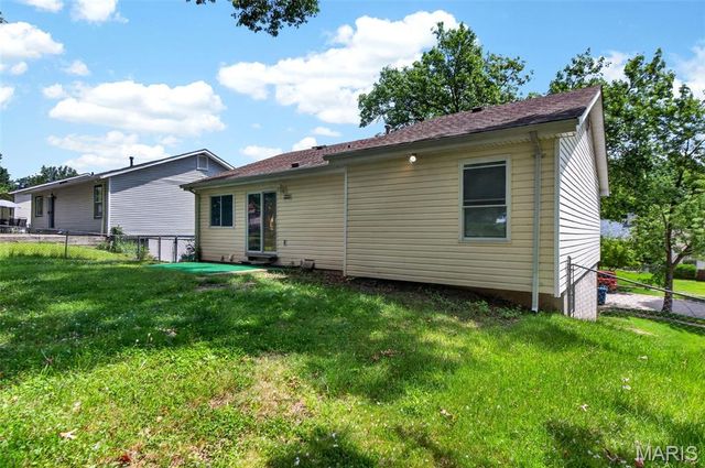 2311 Country Village Court, Maryland Heights, MO 63043