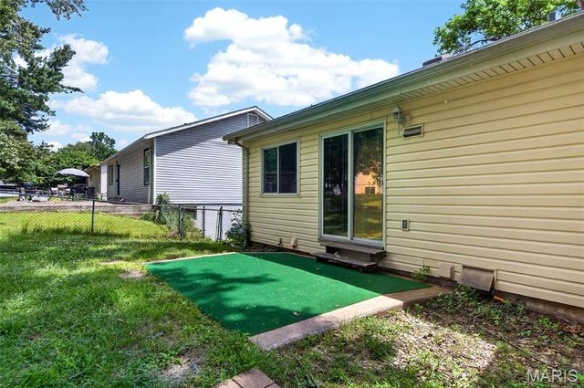 2311 Country Village Court, Maryland Heights, MO 63043