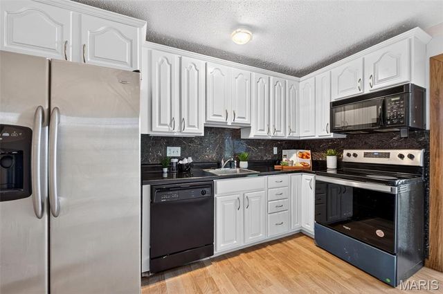 2311 Country Village Court, Maryland Heights, MO 63043