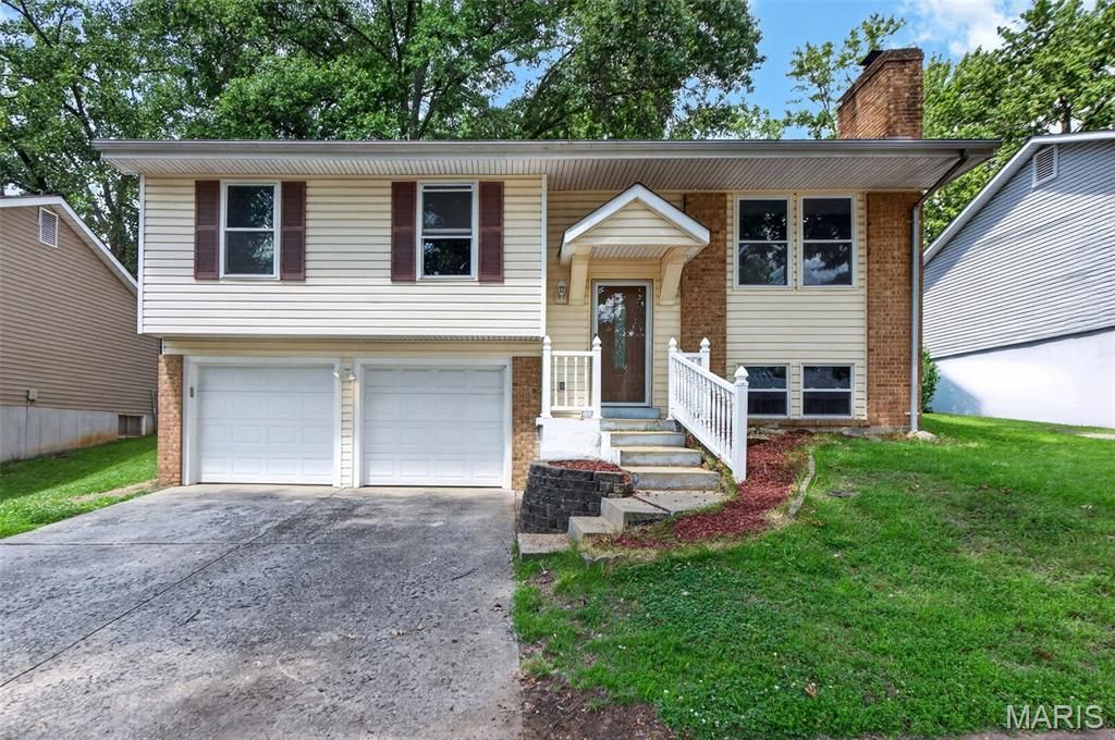 2311 Country Village Court, Maryland Heights, MO 63043