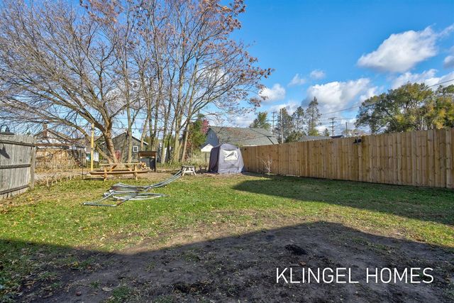 746 Lyman Avenue, Muskegon, MI 49441