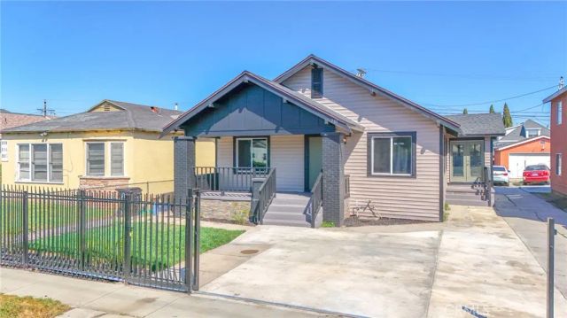 205 W 98th, Los Angeles, CA 90003
