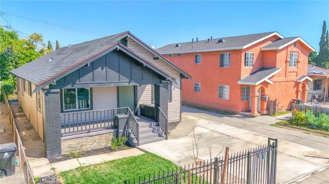 205 W 98th, Los Angeles, CA 90003