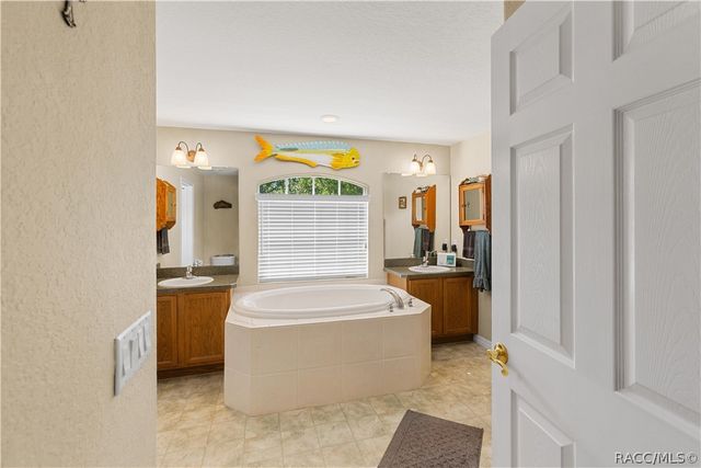 21 Sanders Circle, Homosassa, FL 34446