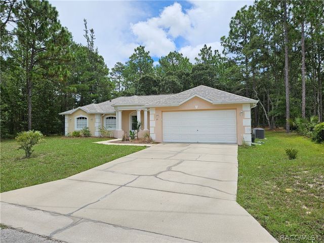 21 Sanders Circle, Homosassa, FL 34446