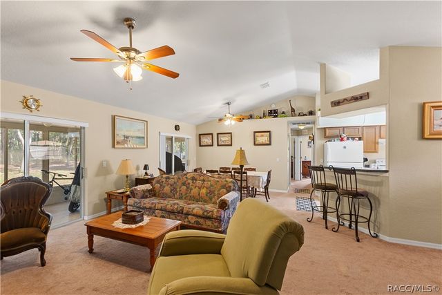21 Sanders Circle, Homosassa, FL 34446