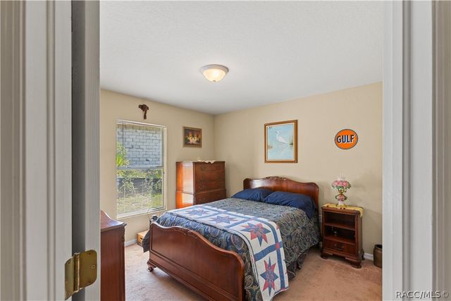 21 Sanders Circle, Homosassa, FL 34446